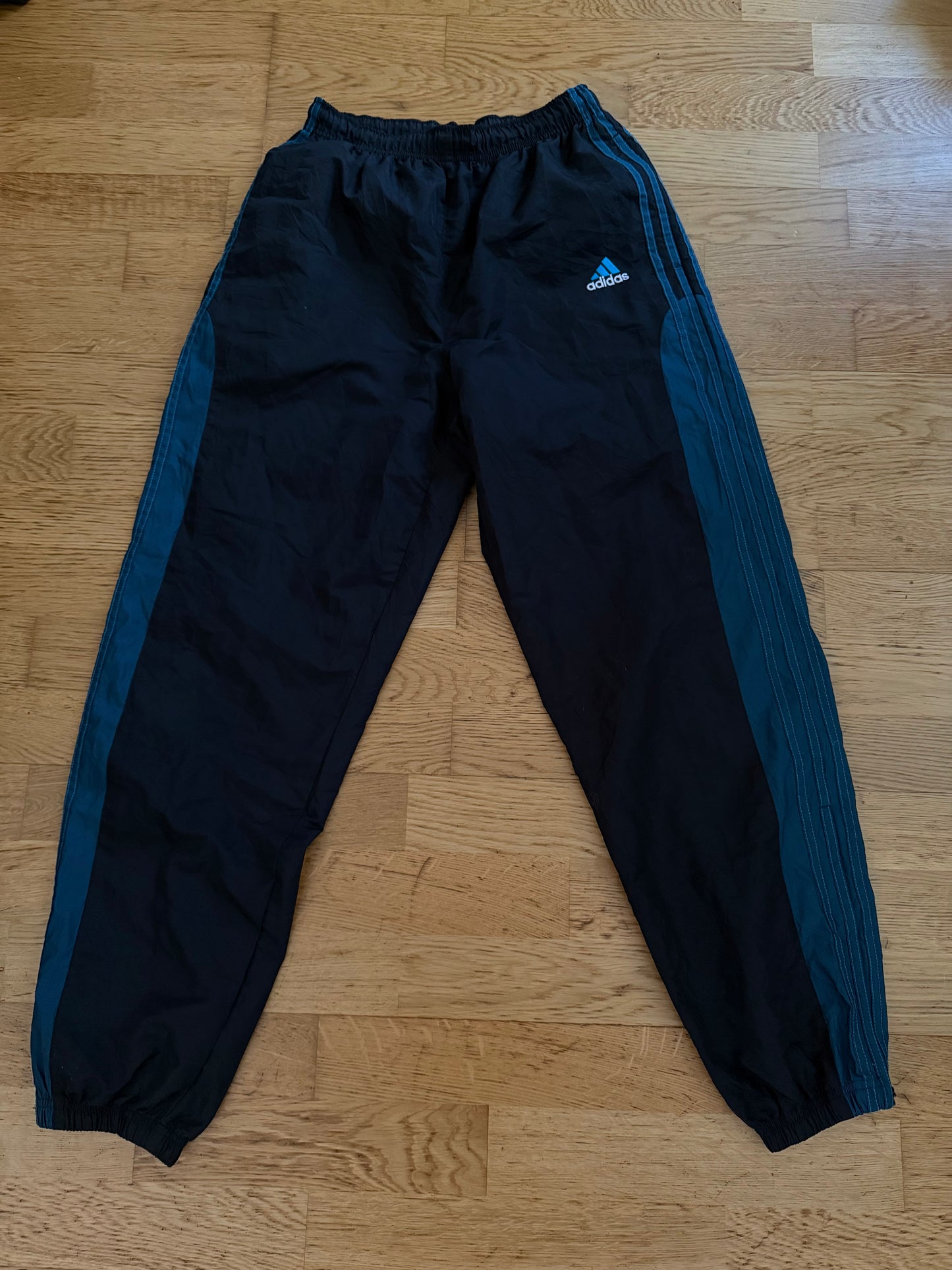 VINTAGE ADIDAS TRACKPANTS M