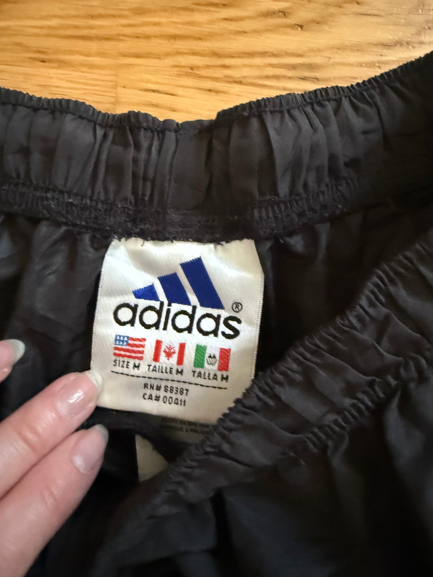 VINTAGE ADIDAS TRACKPANTS M
